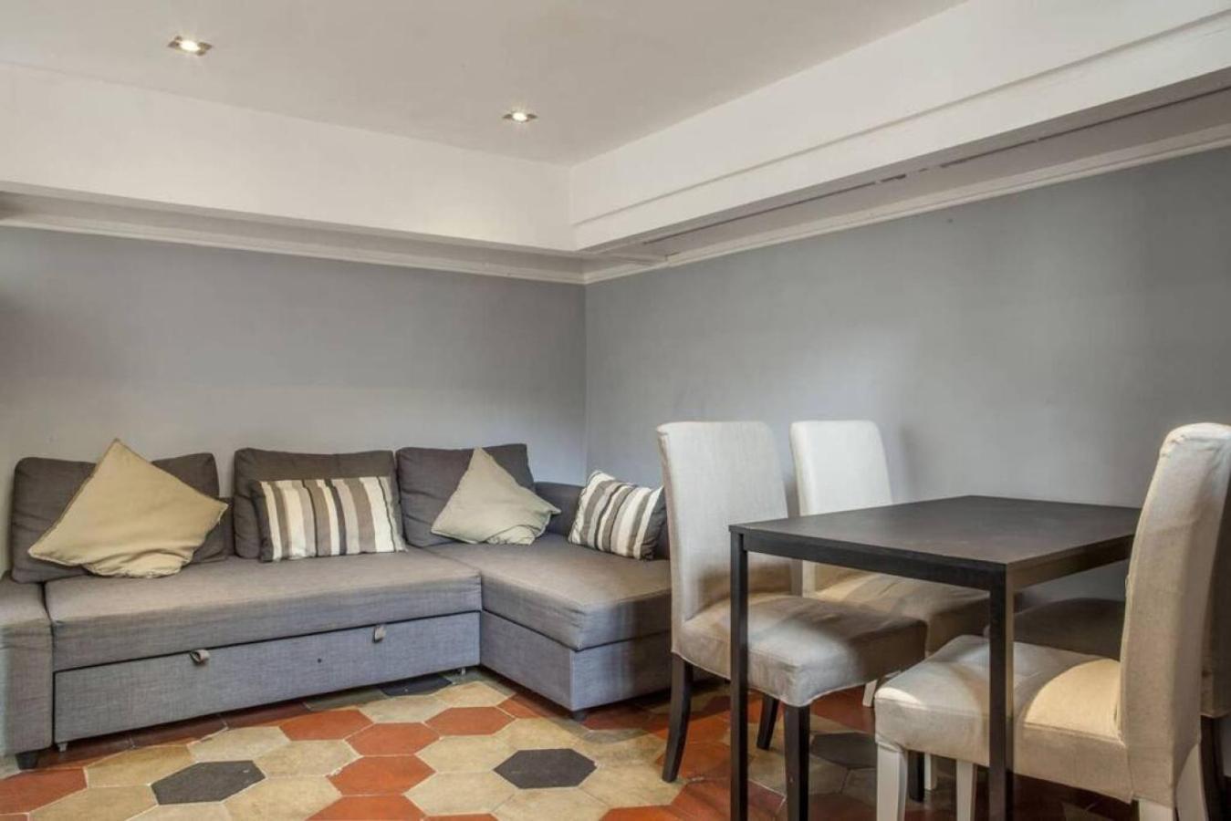 The 150 - Homkeey Apartment *